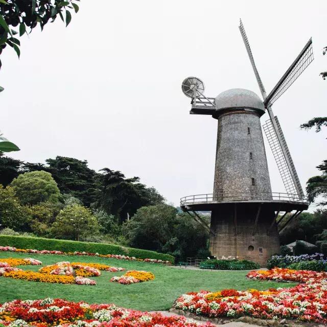 Mulino a vento olandese nel Golden Gate Park